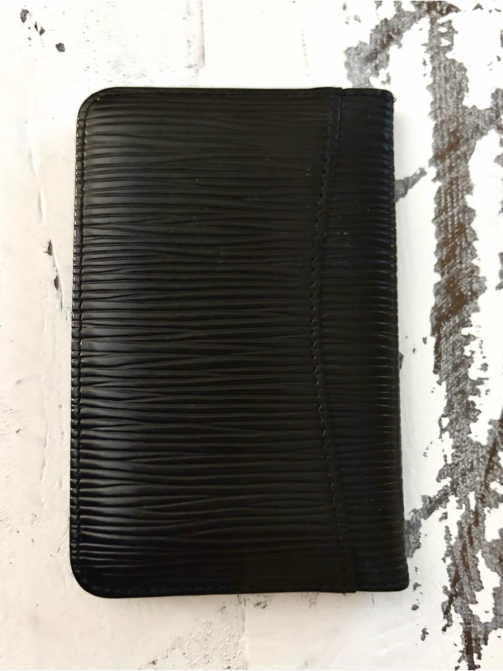 Louis Vuitton Black Epi Leather Cardholder with Debossed Logo - Picture 4 of 8